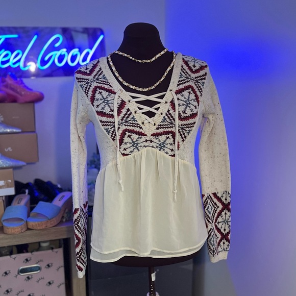 Abercrombie and Fitch Boho Sweater - Picture 4 of 4